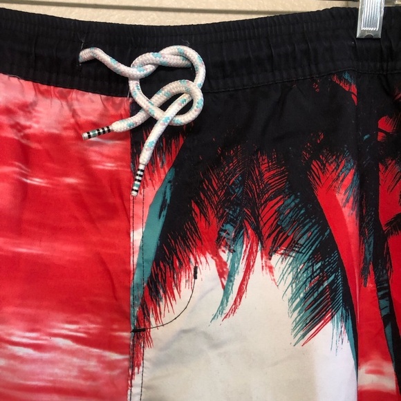 Original Use Men's 7" Elastic Waist Red and Black Tropical Swim Shorts Size XXL - Picture 5 of 13